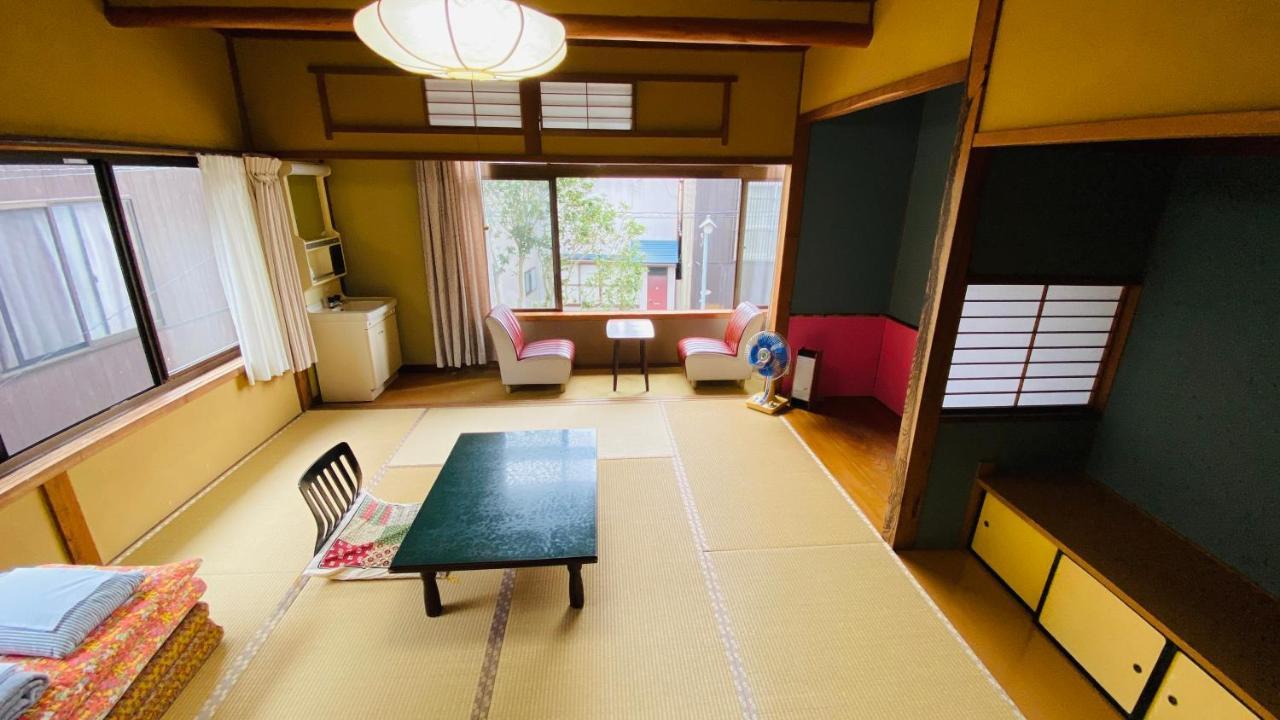 ゲストハウス　華屋 Sado Bagian luar foto